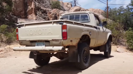 1,6 millió kilométer meg sem kottyant ennek a Toyota Pickupnak