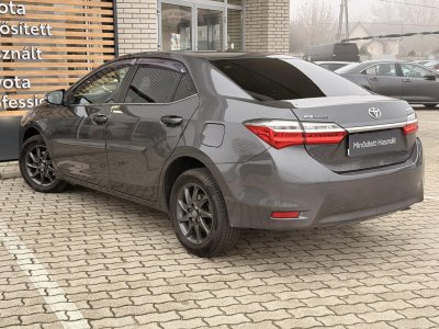 TOYOTA COROLLA Sedan 1.6 Active Comfort 50th Anniversary Mo.-i. 1 tulajdonos! Téli-Nyári kerék!