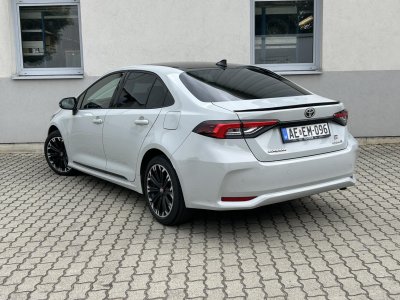TOYOTA COROLLA Sedan 1.8 Hybrid GR-Sport e-CVT Mo.-i. 1 Tulajdonos. Garanciális! ÁFA-s!