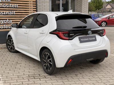 TOYOTA YARIS 1.5 Hybrid Comfort Style Tech e-CVT Mo.-i. 1 tulajdonos!