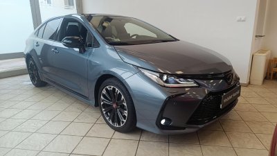 TOYOTA COROLLA Sedan 1.8 Hybrid GR-Sport e-CVT MAGYAR