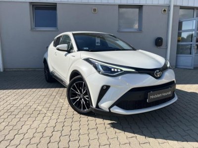 TOYOTA C-HR 1.8 Hybrid Executive e-CVT MO.-I. 1 tulajdonos. TÉLI-NYÁRI SZERELT KERÉK. KEVESET FUTOTT