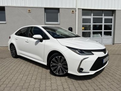 TOYOTA COROLLA Sedan 1.5 Comfort Style Tech TESZTAUTÓ 1 HÉTEN BELÜL ÁTVEHETŐ