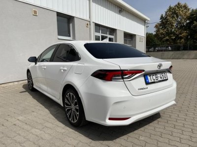TOYOTA COROLLA Sedan 1.5 Comfort Style Tech TESZTAUTÓ 1 HÉTEN BELÜL ÁTVEHETŐ