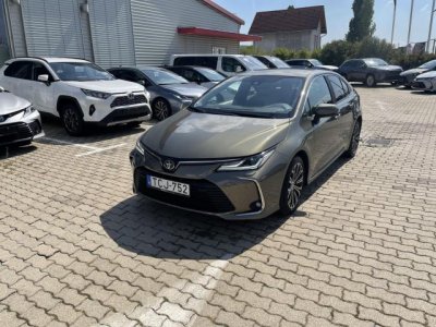 TOYOTA COROLLA Sedan 1.8 Hybrid Comfort Style Tech e-CVT
