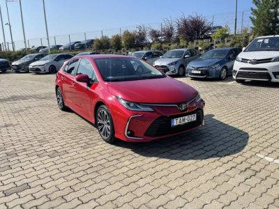 TOYOTA COROLLA Sedan 1.5 Comfort Style Tech