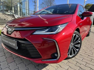 TOYOTA COROLLA Sedan 1.8 Hybrid Comfort Style Tech e-CVT GYÁRTÓI GARANCIÁVAL