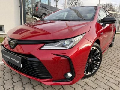 TOYOTA COROLLA Sedan 1.8 Hybrid GR-Sport e-CVT GYÁRTÓI GARANCIÁVAL