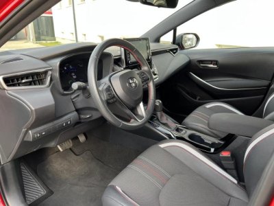 TOYOTA COROLLA Sedan 1.8 Hybrid GR-Sport e-CVT GYÁRTÓI GARANCIÁVAL