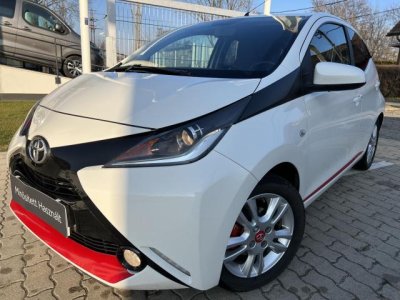 TOYOTA AYGO 1.0 x-play look + smart 2 ÉV GARANCIÁVAL
