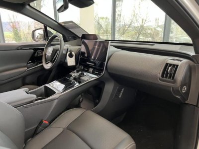 TOYOTA BZ4X Executive