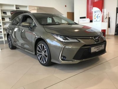 TOYOTA COROLLA Sedan 1.5 Comfort Style Tech Készletről. több színben