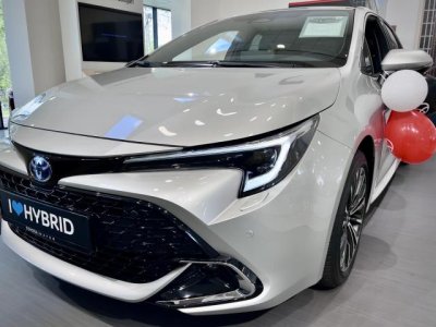 TOYOTA COROLLA Sedan 1.8 Hybrid Comfort Style Tech e-CVT