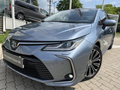 TOYOTA COROLLA Sedan 1.8 Hybrid Comfort Style Tech e-CVT