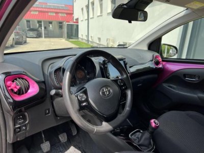 TOYOTA AYGO 1.0 x-cite + cool&safe + smart