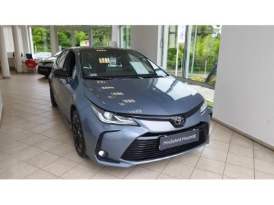 TOYOTA COROLLA Sedan 1.8 Hybrid GR-Sport e-CVT MAGYAR