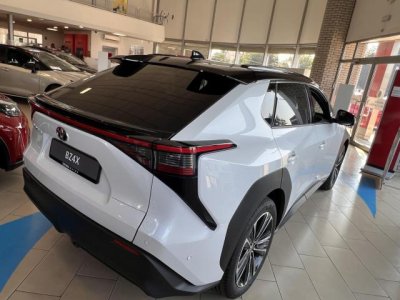 TOYOTA BZ4X Executive Skyview+JBL