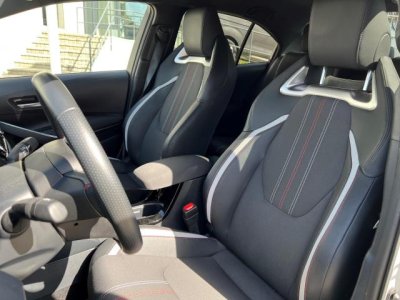 TOYOTA COROLLA Sedan 1.8 Hybrid GR-Sport e-CVT