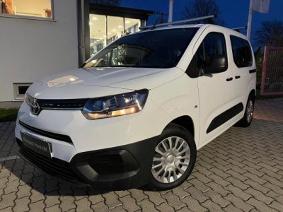 TOYOTA PROACE City Verso 1.2T Combi L1H1 [7 személy]