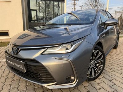 TOYOTA COROLLA Sedan 1.8 Hybrid Comfort Style Tech e-CVT