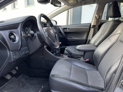 TOYOTA COROLLA Sedan 1.6 Executive