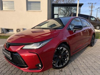 TOYOTA COROLLA Sedan 1.8 Hybrid GR-Sport e-CVT