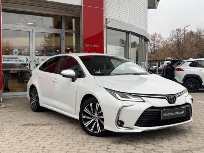 TOYOTA COROLLA Sedan 1.5 Comfort Style Tech Garanciális ! Bérelhető !