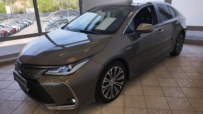 TOYOTA COROLLA Sedan 1.8 Hybrid Comfort Style Tech e-CVT MAGYAR
