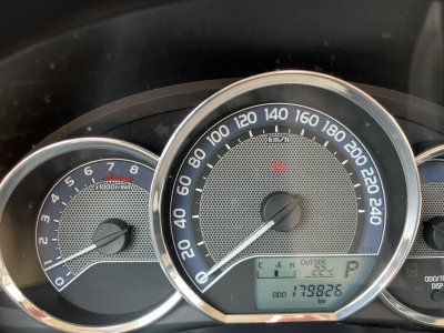 TOYOTA COROLLA Sedan 1.6 Active Design (Automata)