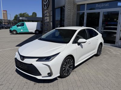 TOYOTA COROLLA Sedan 1.8 Hybrid Style e-CVT