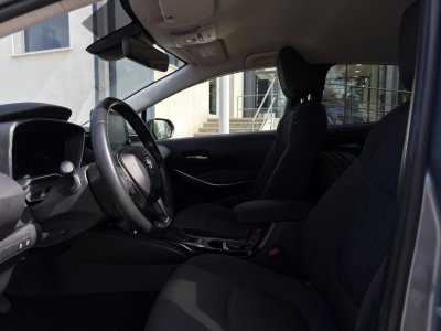 TOYOTA COROLLA Sedan 1.8 Hybrid Comfort Style Tech e-CVT