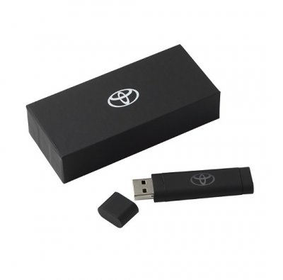 Toyota 16 GB-os USB meghajtó