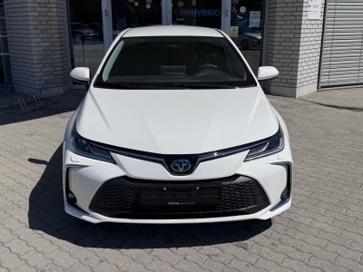 TOYOTA COROLLA Sedan 1.8 Hybrid Style e-CVT