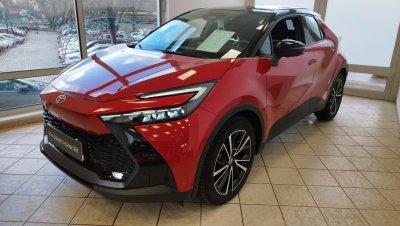 TOYOTA C-HR 2.0 PHEV Executive e-CVT MAGYAR