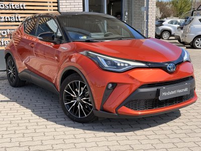 TOYOTA C-HR 2.0 Hybrid Selection e-CVT Black Leather. Mo.-i. 1 tulajdonos! Téli-Nyári kerék!