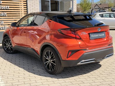 TOYOTA C-HR 2.0 Hybrid Selection e-CVT Black Leather. Mo.-i. 1 tulajdonos! Téli-Nyári kerék!