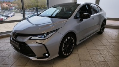 TOYOTA COROLLA Sedan 1.8 Hybrid GR-Sport e-CVT MAGYAR