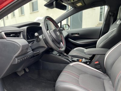 TOYOTA COROLLA Sedan 1.8 Hybrid GR-Sport e-CVT