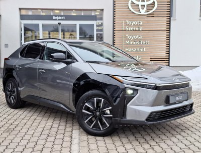 TOYOTA BZ4X Style 227 LE