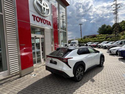 TOYOTA BZ4X Executive Skyview+JBL