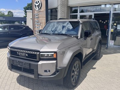 TOYOTA LAND CRUISER 2.8 D-4D Invincible Voyage (Automata) [7sz]