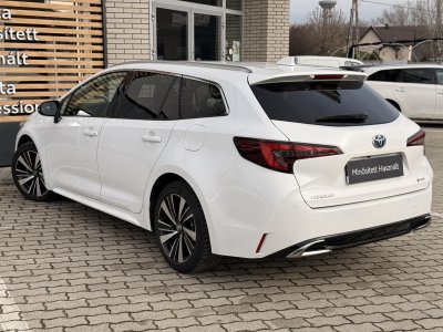 TOYOTA COROLLA Touring Sports 1.8 Hybrid Style e-CVT Mo.-i. 1 tulajdonos! ÁFA-s!