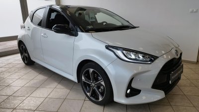 TOYOTA YARIS 1.5 Hybrid Executive VIP e-CVT MAGYAR