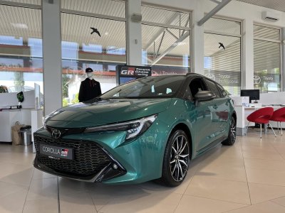 TOYOTA COROLLA 1.8 Hybrid GR-Sport Dynamic e-CVT