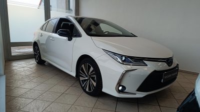 TOYOTA COROLLA Sedan 1.8 Hybrid Style e-CVT MAGYAR
