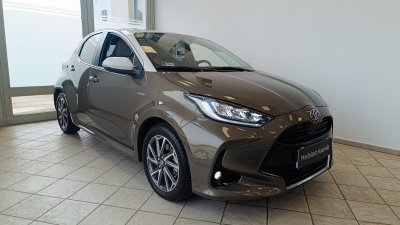 TOYOTA YARIS 1.5 Hybrid Selection Elegant e-CVT MAGYAR