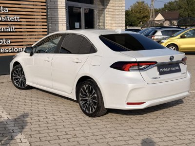 TOYOTA COROLLA Sedan 1.8 Hybrid Comfort Style Tech e-CVT Mo.-i. 1 tulajdonos. Garanciális! ÁFA-s!