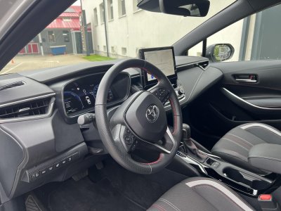 TOYOTA COROLLA Sedan 1.8 Hybrid GR-Sport e-CVT