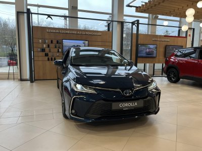 TOYOTA COROLLA Sedan 1.8 Hybrid Style e-CVT