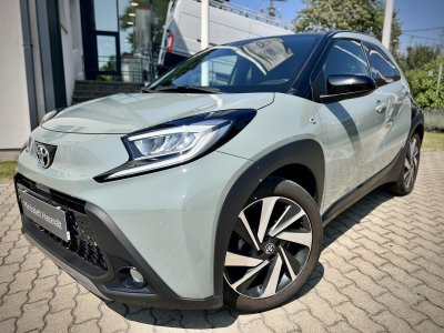 TOYOTA AYGO X 1.0 VVT-i Executive Smart CVT